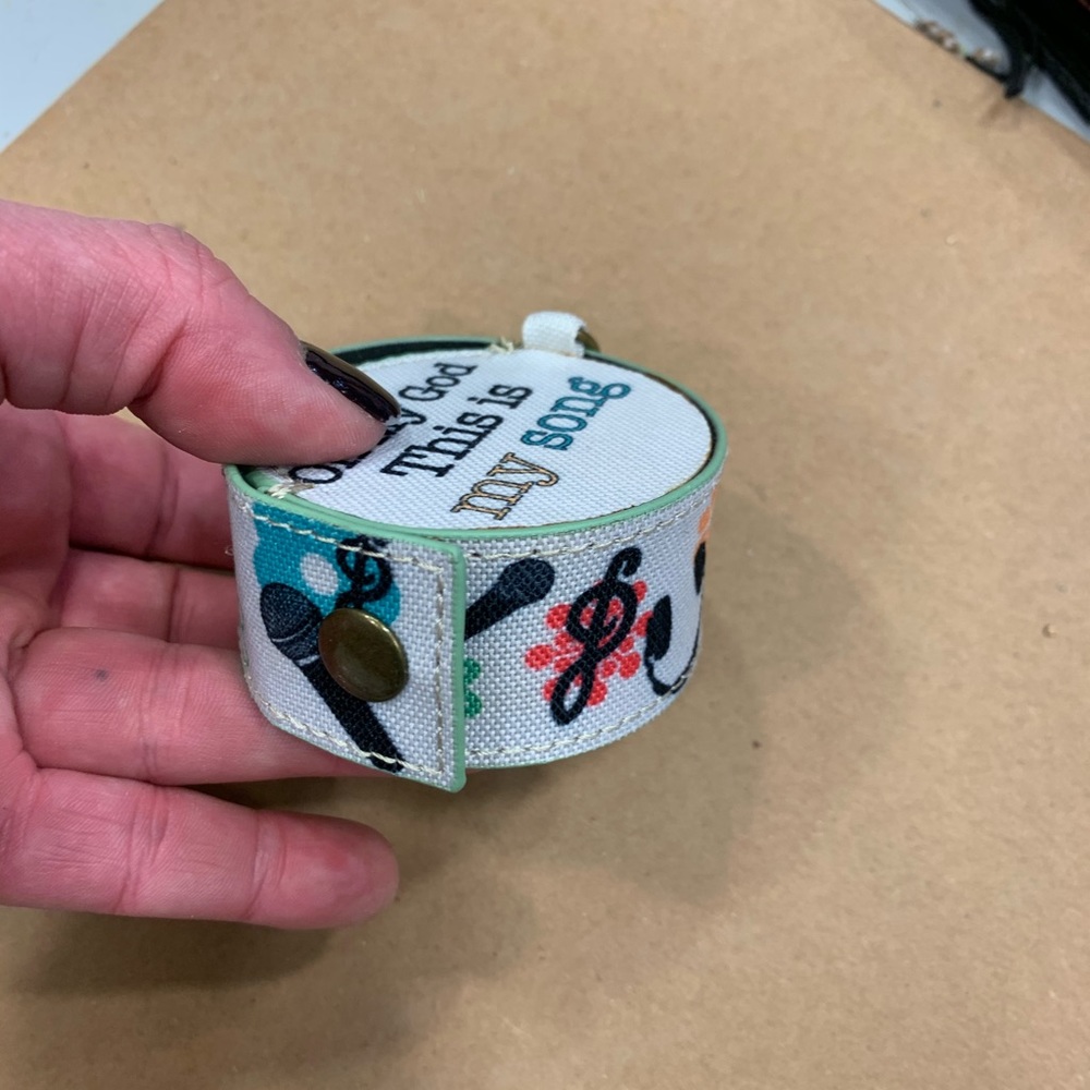 Earbud case - Picture 3 of 3